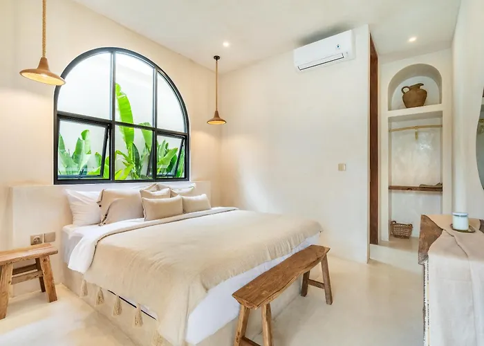 Casa Admire Villa *